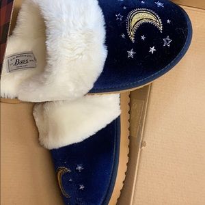 Women’s size 9 new slippers